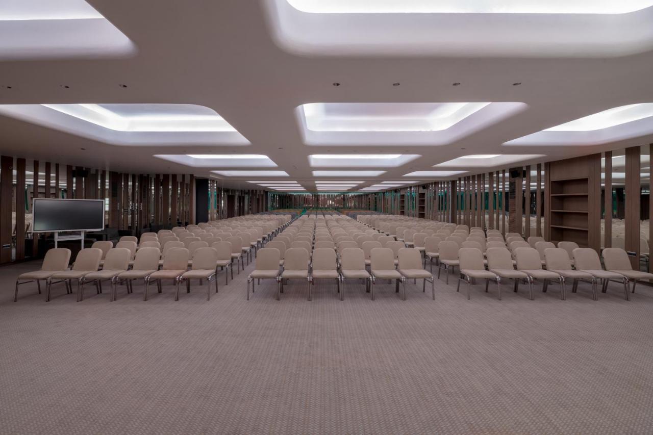 Wyndham Ahmedabad Shela Hotel Luaran gambar